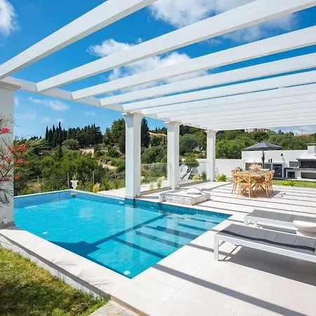 Luz Blanca Villa