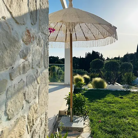 Luz Blanca Villa Agios Leon