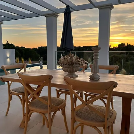 Luz Blanca Rooftop Seaview Villa